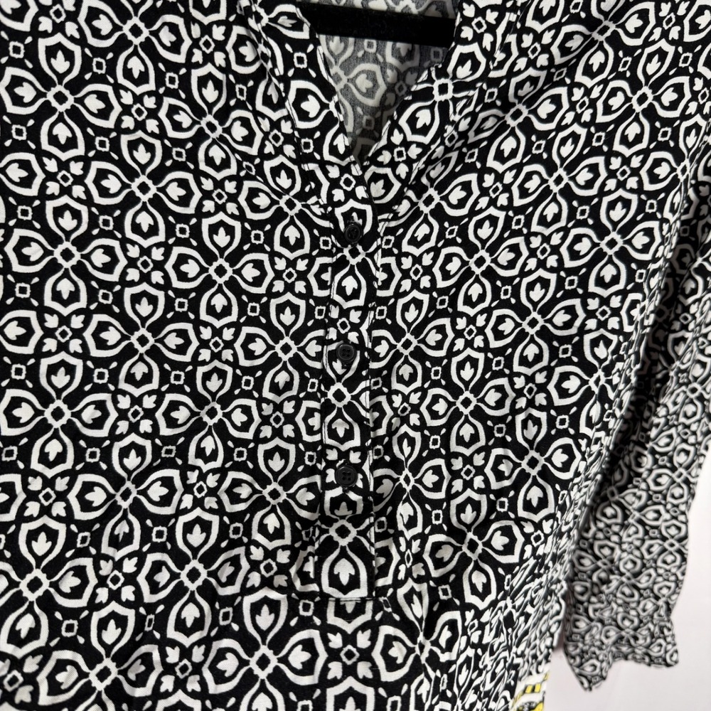 Est 1946 Black White Geometric Print Button Front Blouse Top Womens Small - Picture 3 of 9